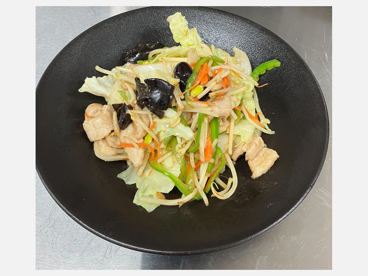 Stir-Fried Pork & Vegetables / 肉野菜炒め (2/5)