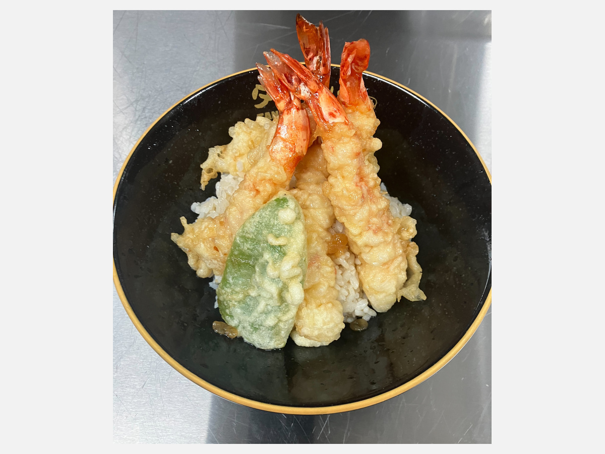 Jumbo Shrimp Tendon / 大エビ天丼 (1/2)