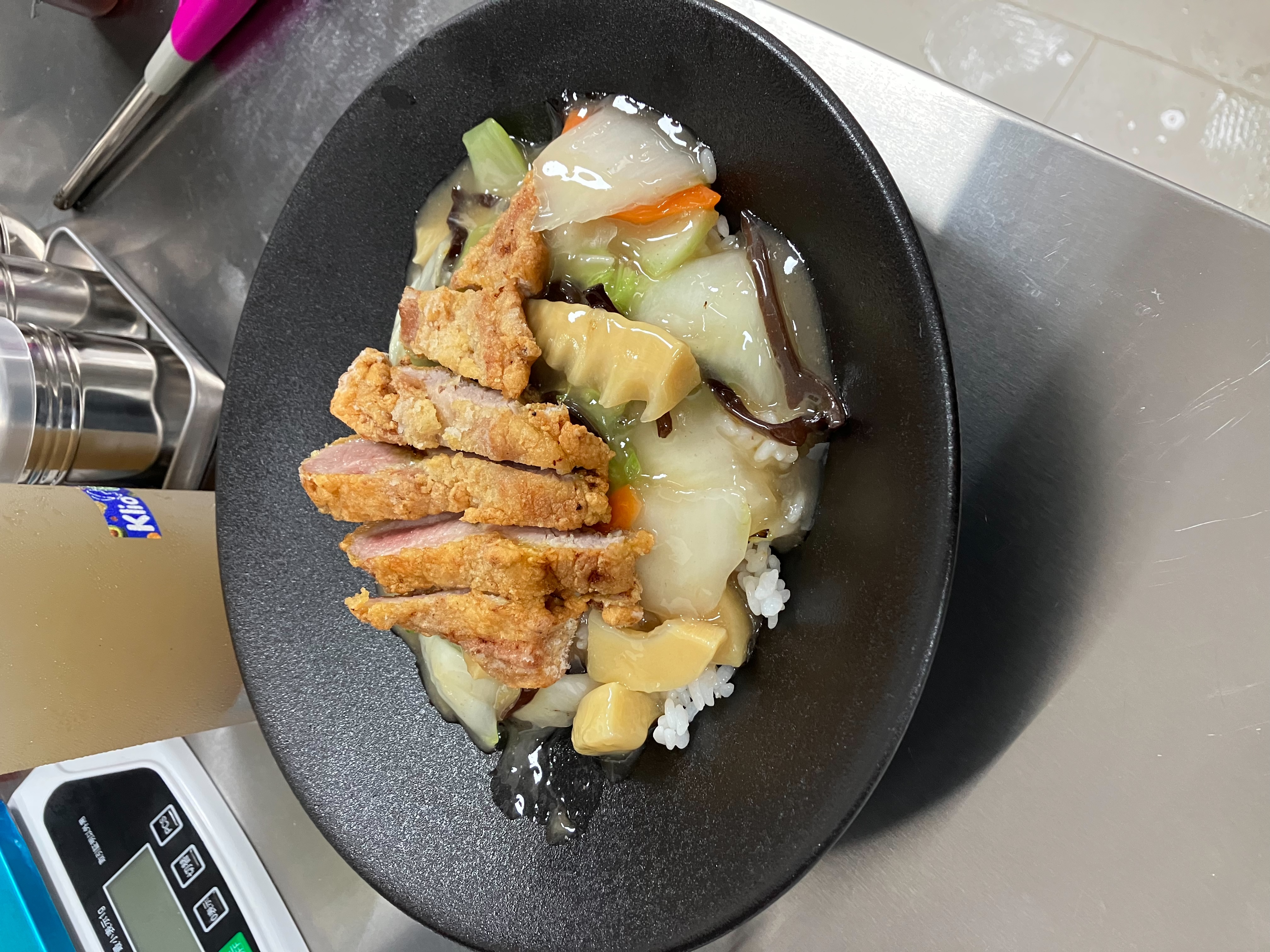 Pork Chop Rice Bowl / パイコーハン (1/3)