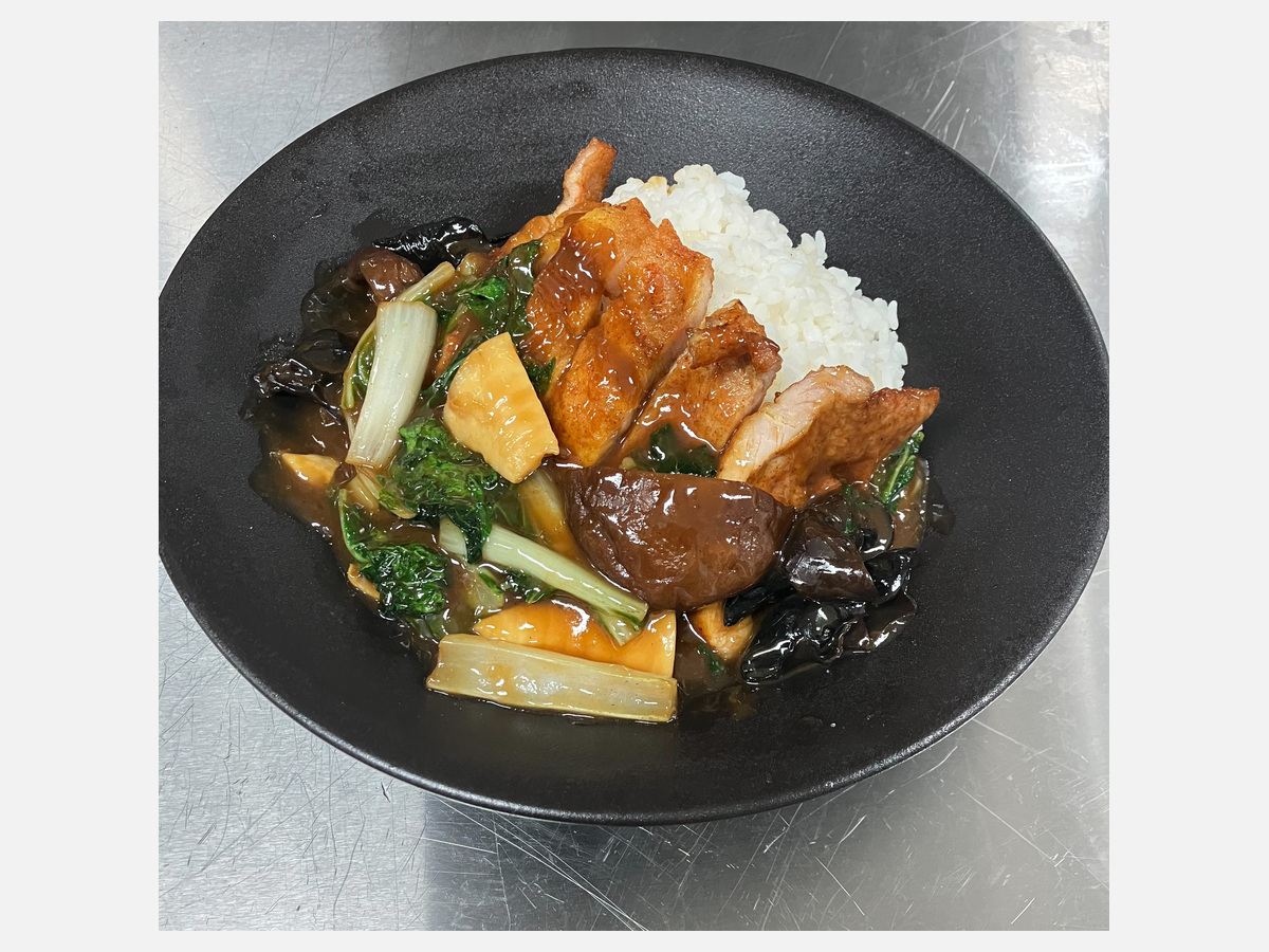 Pork Chop Rice Bowl / パイコーハン (1/5)