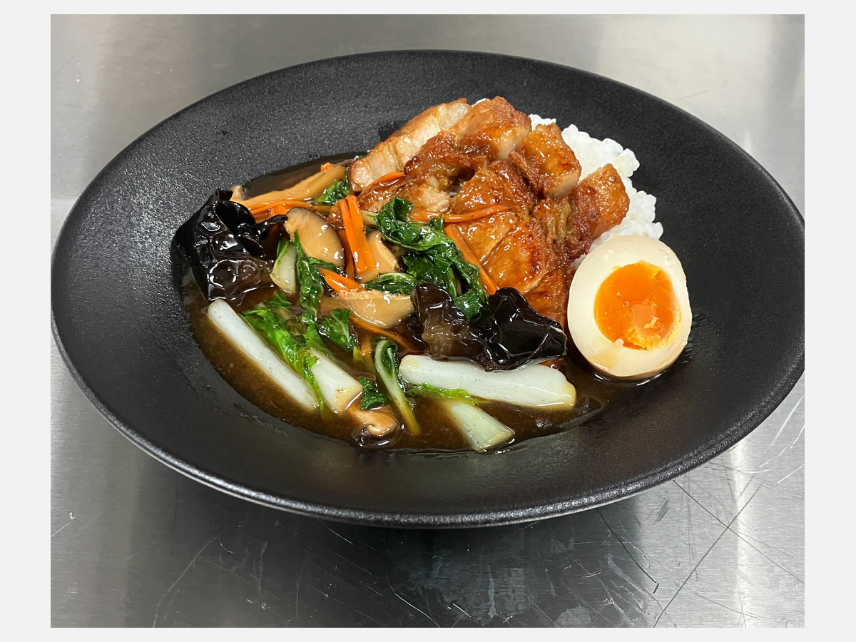 Pork Chop Rice Bowl / パイコーハン (1/7)