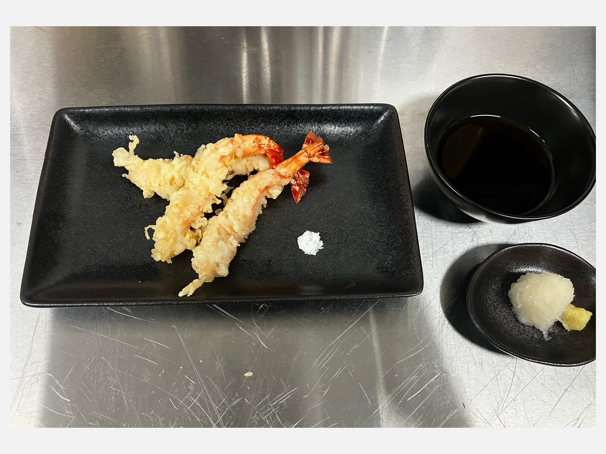 Jumbo Shrimp Tempura / 大エビ天ぷら (1/2)